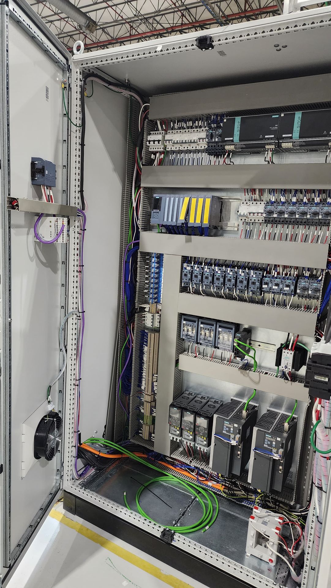 Gabinete de control fabricado por ALTIVEN